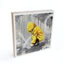 Holzbild zum Hinstellen Kind mit Papierschiff Streetart - Habib - 15x15 cm