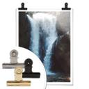 Póster en la cascada