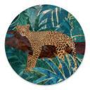 Billede af leopard i smaragdgrøn jungle - Manovski - rund – print på aluminium (Alu-Dibond)