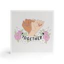Billede af træ til at sætte op - Together Sisterhood Floral Hands - 15x15 cm