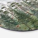 Skovens dyr i en grøn alpin skov - Kikki Belle - rund – print på aluminium (Alu-Dibond)