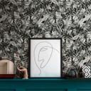 tapet med junglemotiv sort og hvid - non-woven tapet med planter og blomster