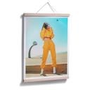 Plakat - Loose - Pigen i den gule joggingdragt