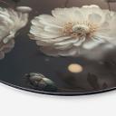 Billede Hvide blomster med guldstøv - Treechild - rund – print på aluminium (Alu-Dibond)