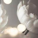 Hvide blomster i et hav af lys - Treechild