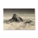 Cuadro de madera pico de montaña sobre las nubes blancas