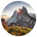Vinilo decorativo de pared Amanecer en las montañas del Tirol del Sur - Redondo