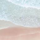 Strand Fotobehang - Zachte golven op het strand - Sisi & Seb