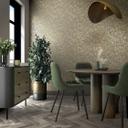 Papel pintado no tejido de color negro, dorado con motivo de rombos gráficos geométricos
