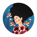 Póster Mujer vestida de flores con koi - Hülya - Redondo