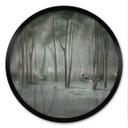 Poster Wolkenbos aan meer met reiger in groen - Ms Tiff - Rond