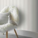 PVC-frit non-woven tapet med striber og metallic-effekt i hvid, sølv
