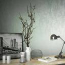 Papel pintado no tejido con un fuerte efecto brillante en una textura gris de aspecto de hormigón claro