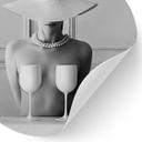 Vinilo decorativo Mujer con copas de champán - Bolgov - Redondo