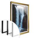 Póster en la cascada