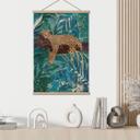 Tekstil plakat leopard i smaragdgrøn jungle - Manovski