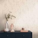Beige tekstureret tapet med træ-effekt - non-woven tapet med naturlook - vægdesign