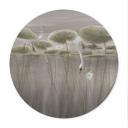 Poster Lotusbloemen met zwaan in water in grijs - Ms Tiff - Rond