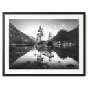 Póster Paisaje pintoresco con lago de montaña de aguas cristalinas - Hintersee