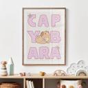 Børneplakat Capybara typo design med blomster