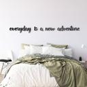 letras 3D Cada día es una nueva aventura - decoración acrílica 