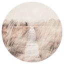 Vinilo decorativo Paisaje de ensueño con pasarela de madera - Imaginativo - Redondo