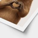 Poster Capybara avec main en forme de cœur