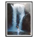 Póster en la cascada