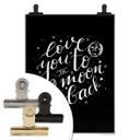 Póster Love you to the moon and back - handlettering - negativo negro
