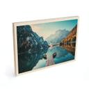 Cuadro de madera Pasarela de madera en el lago Braies en los Dolomitas