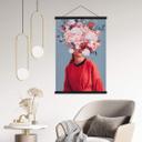 Póster de tela Mujer elegante con espléndidas flores - Polilla