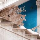 Fotomural imponente escalera con encanto antiguo - Robroek