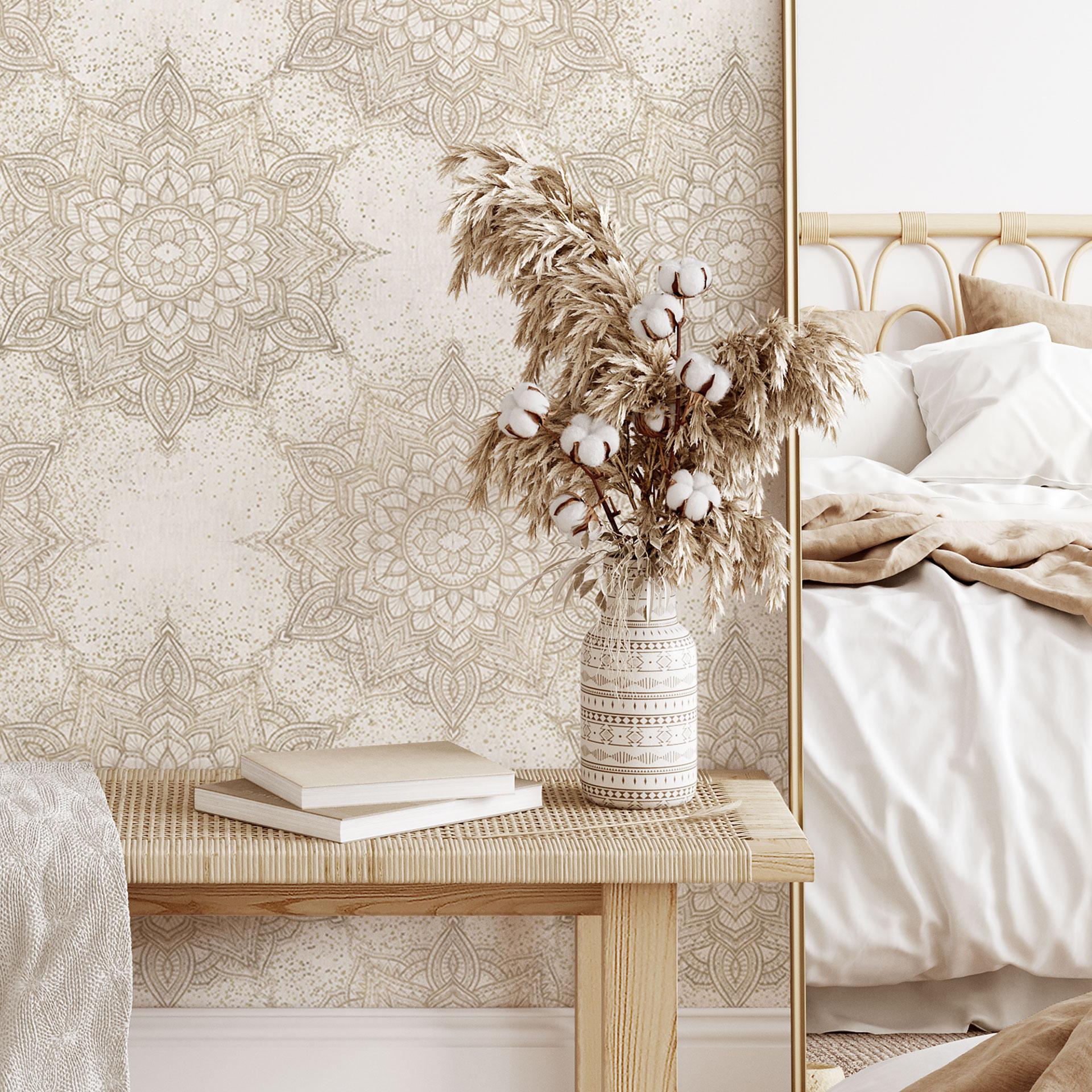 Elegant mandala Patroonbehang in zandgoud - Bloomery Decor