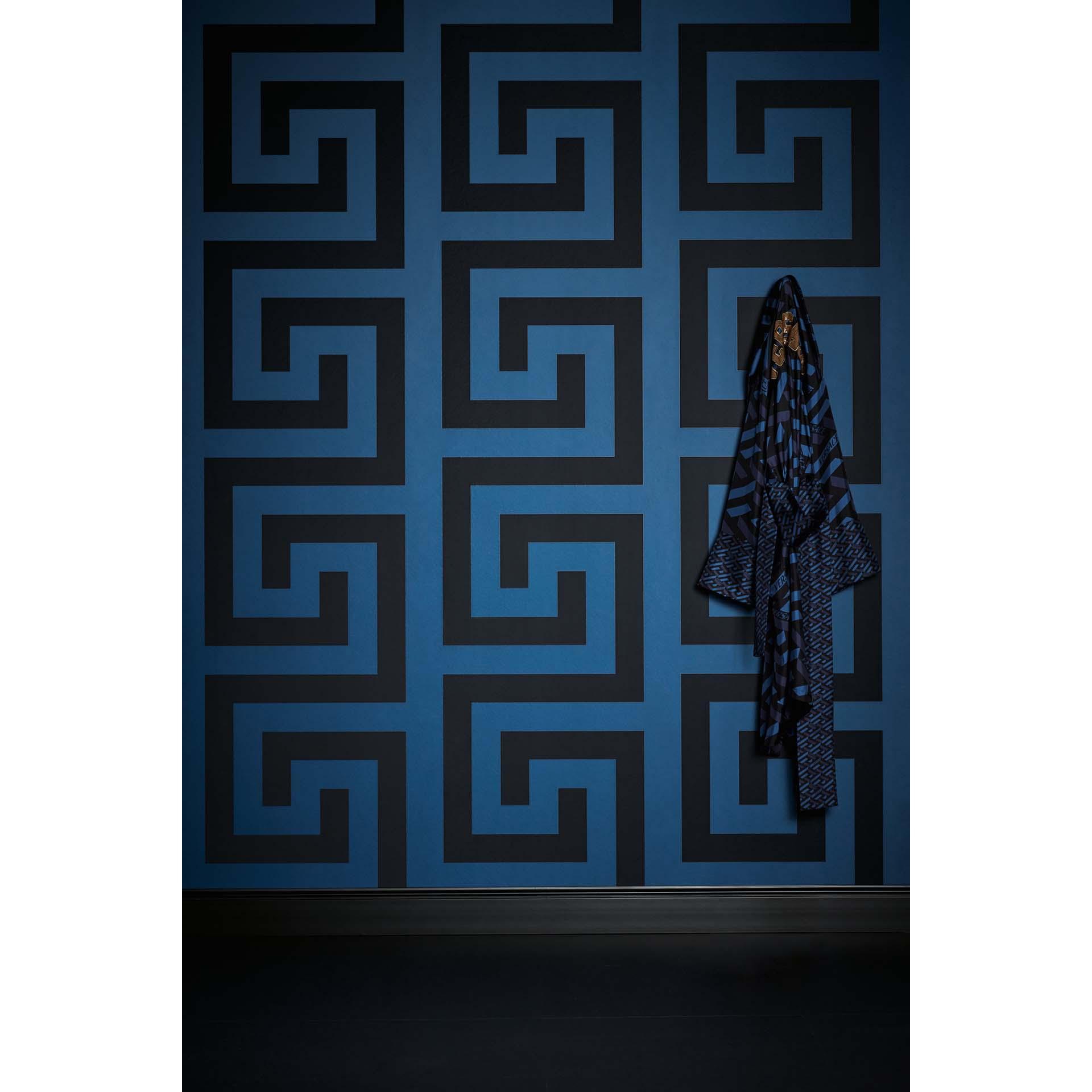Versace design tapet i blå og sort non-woven tapet geometrisk meander mønster