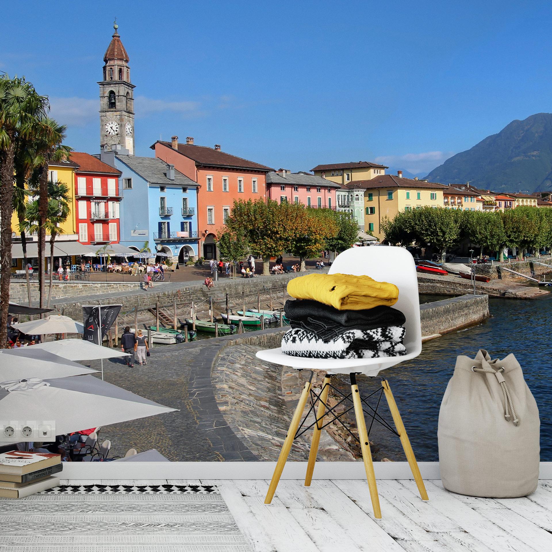 Fototapet Havnepromenade i Lago Maggiore - 384x260 cm