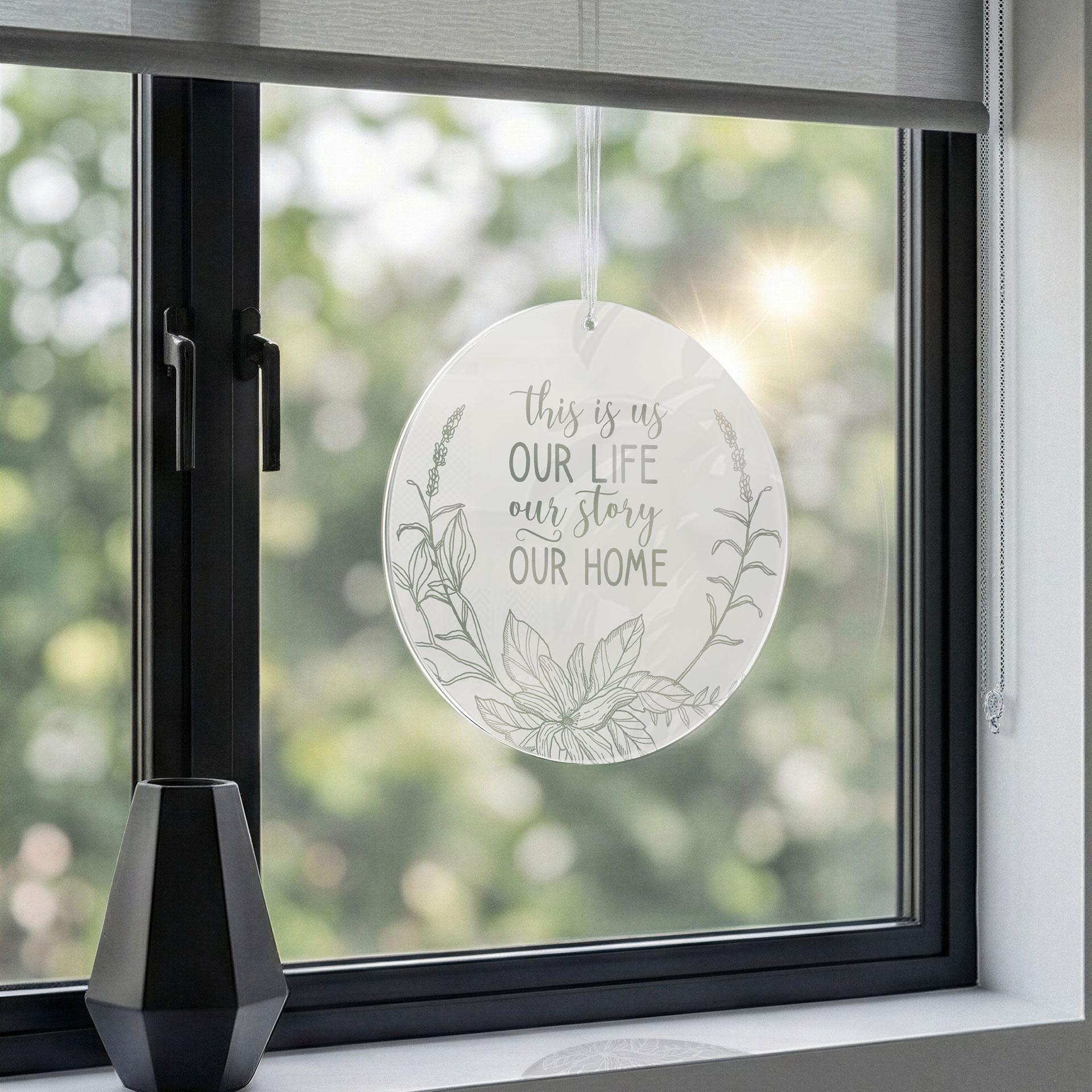 Akrylbillede, vinduesbillede til at hænge op This is us | Slogan-dekoration til stuen - rund