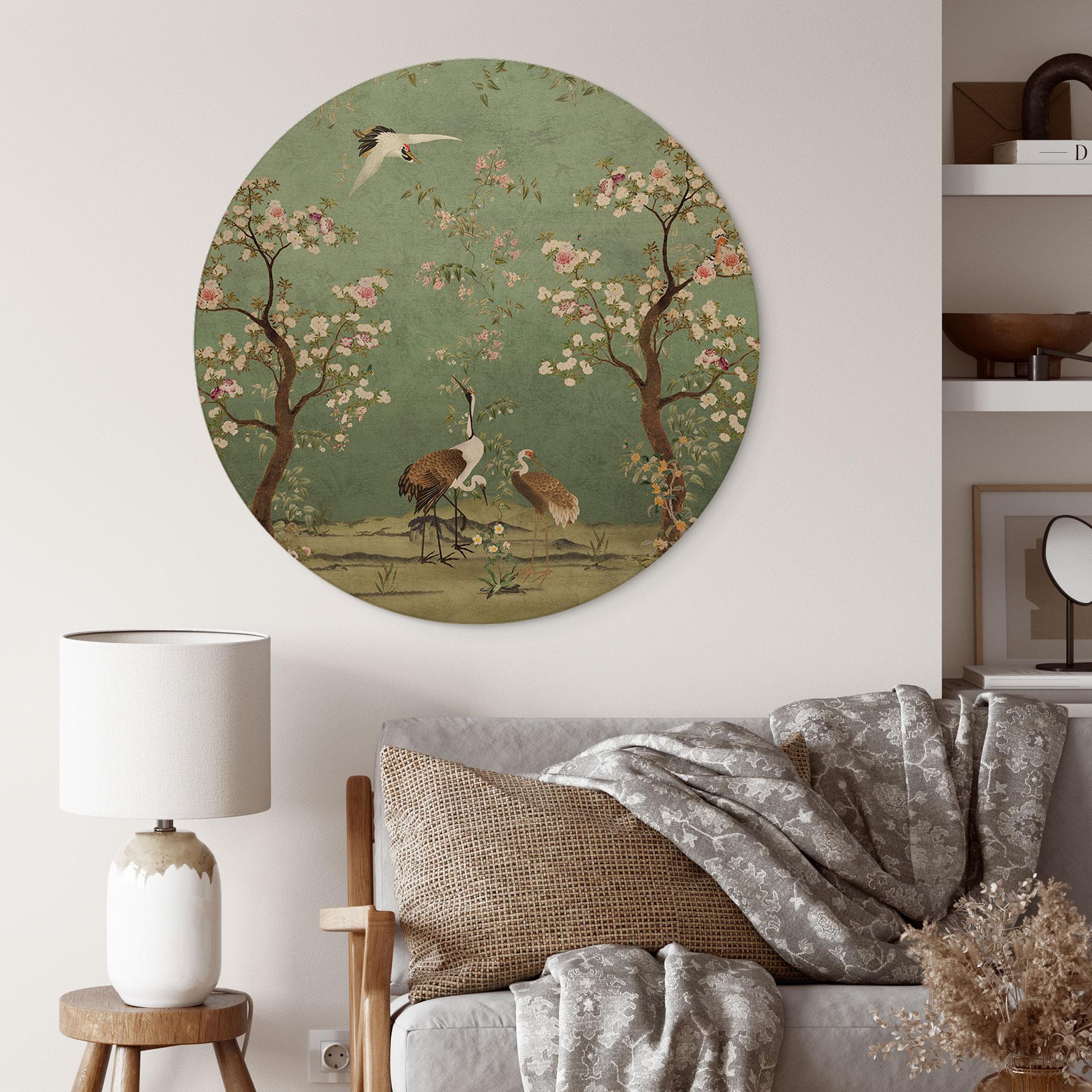 Billede af træ med traner i et blomsterlandskab - Bloomery Decor - Round