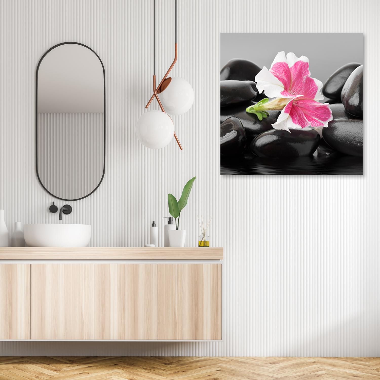 Canvasbillede, Lyserød blomst på zen-sten