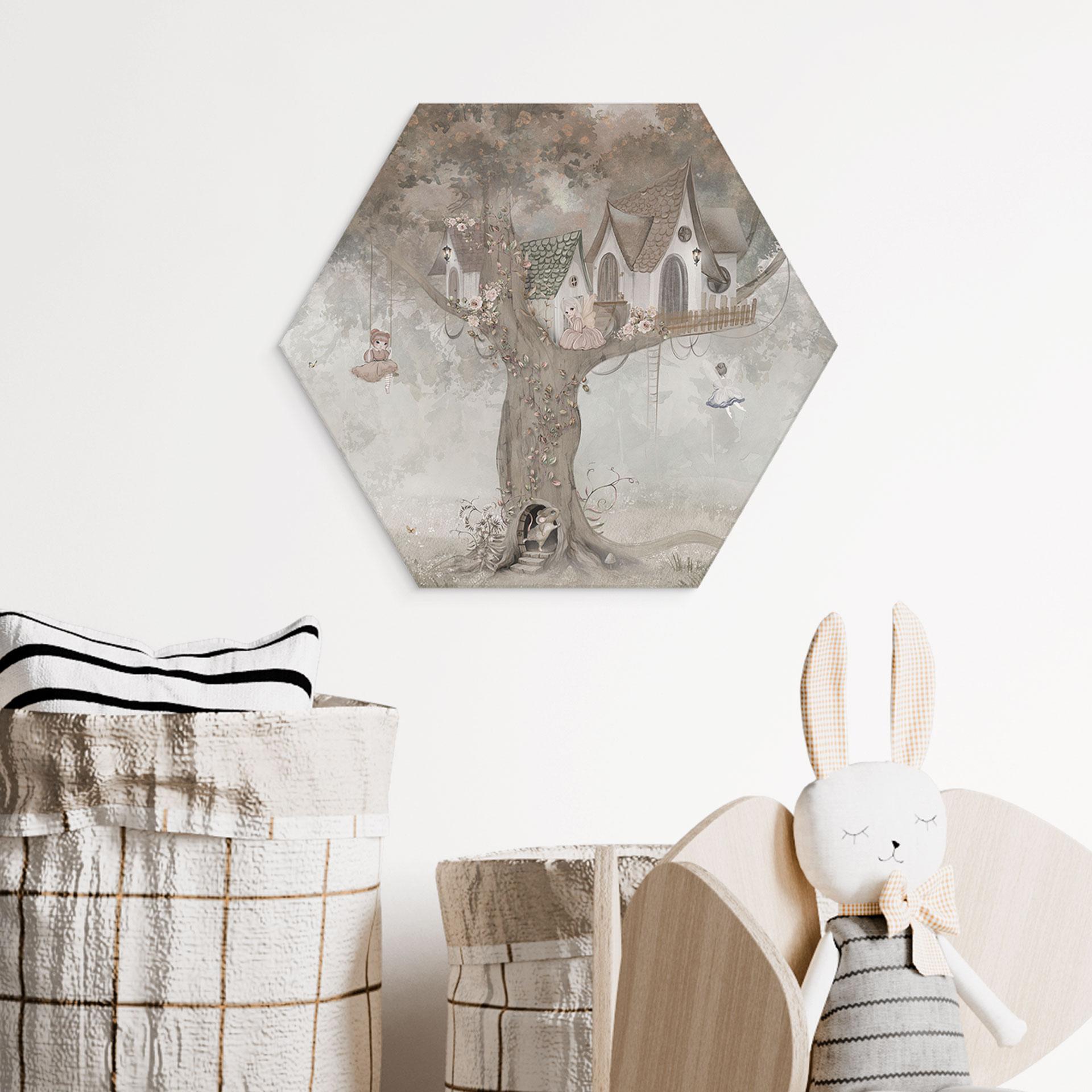 Hexagon Wandbild Magisches Baumhaus mit Feen - Ms Tiff - Alu-Dibond