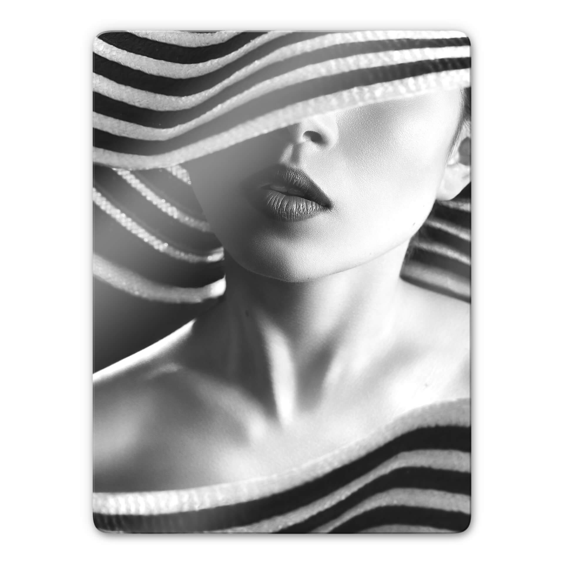 Glasschilderij - Belokonov - Striped Beauty