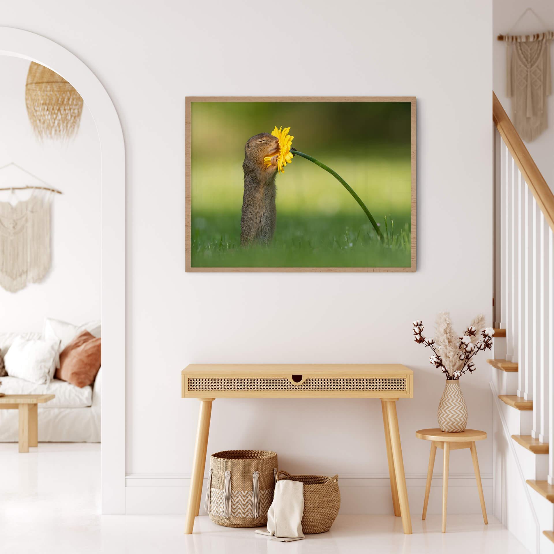 Poster Dick van Duijn - Eekhoorn met Bloem