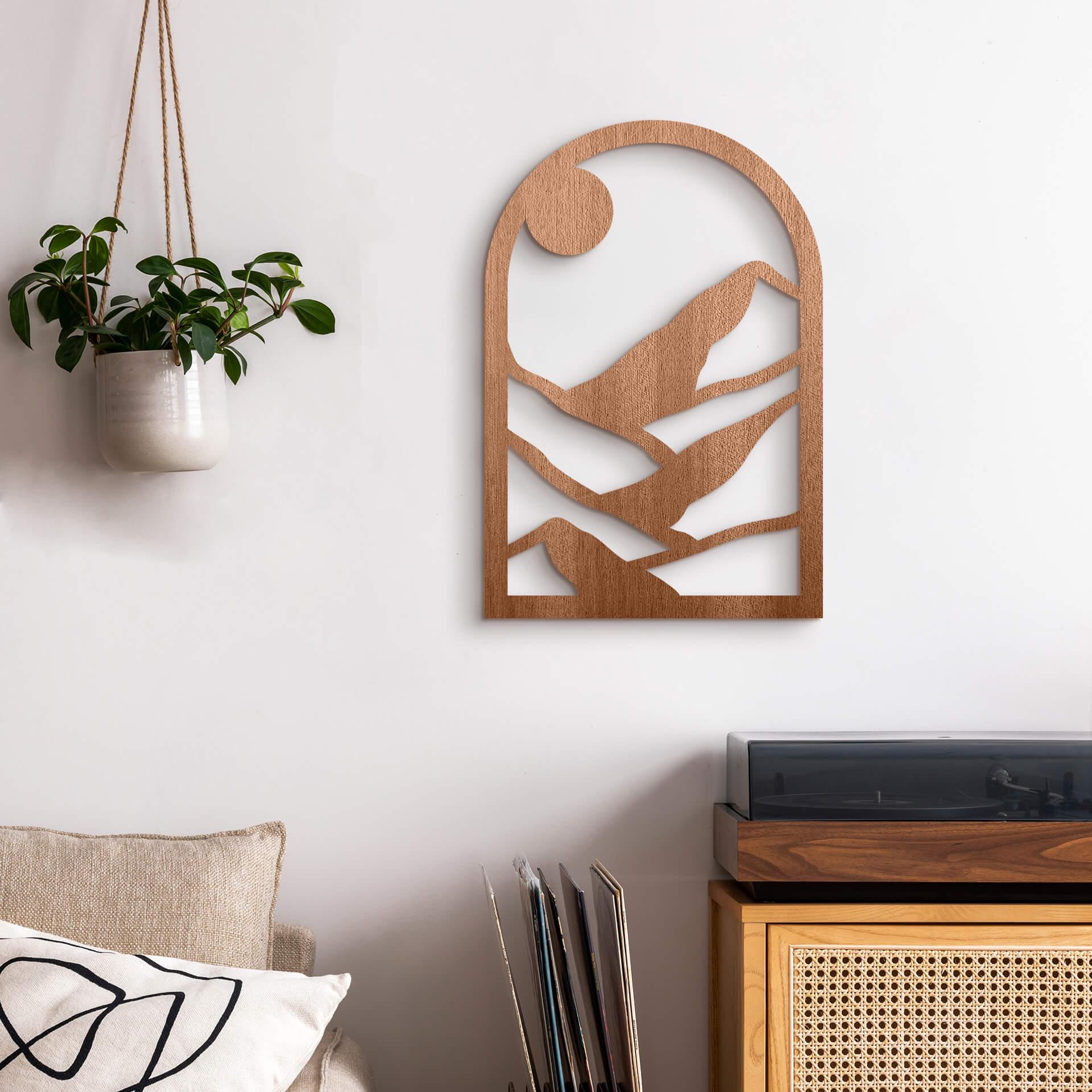 Decoración en madera caoba - montañas en la ventana