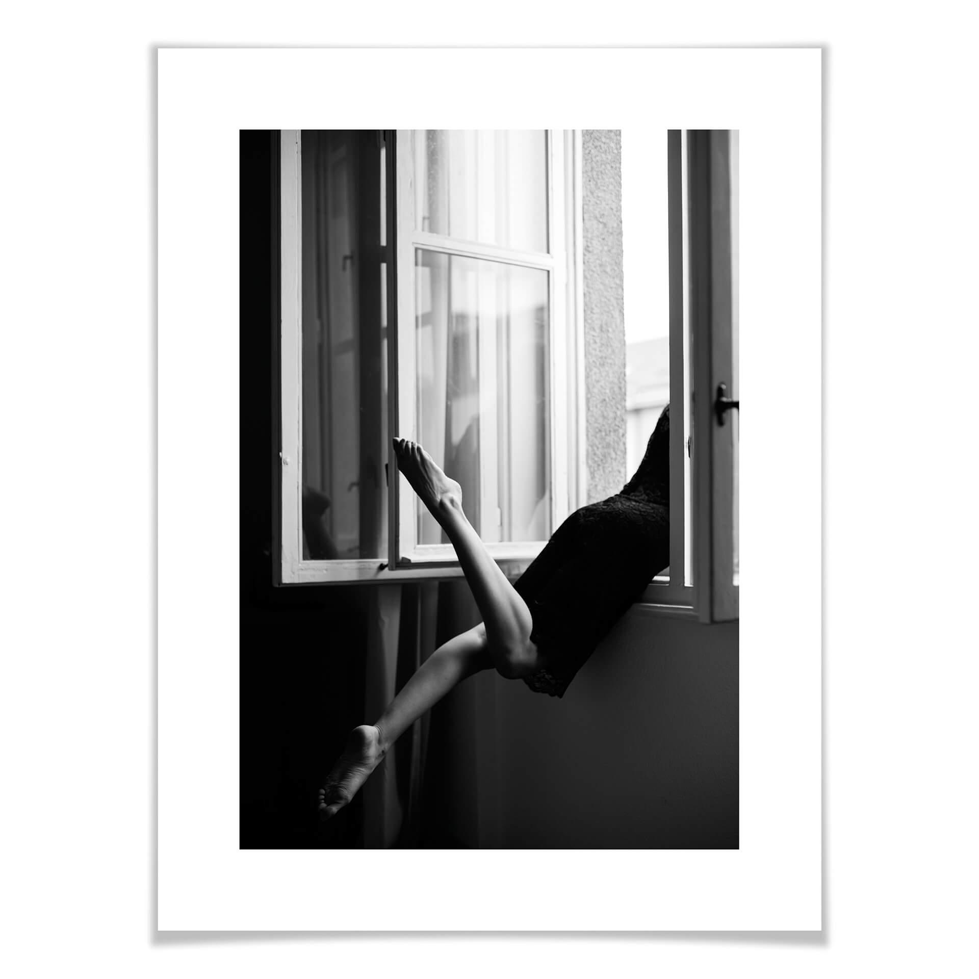 Póster Kijurko - En la ventana