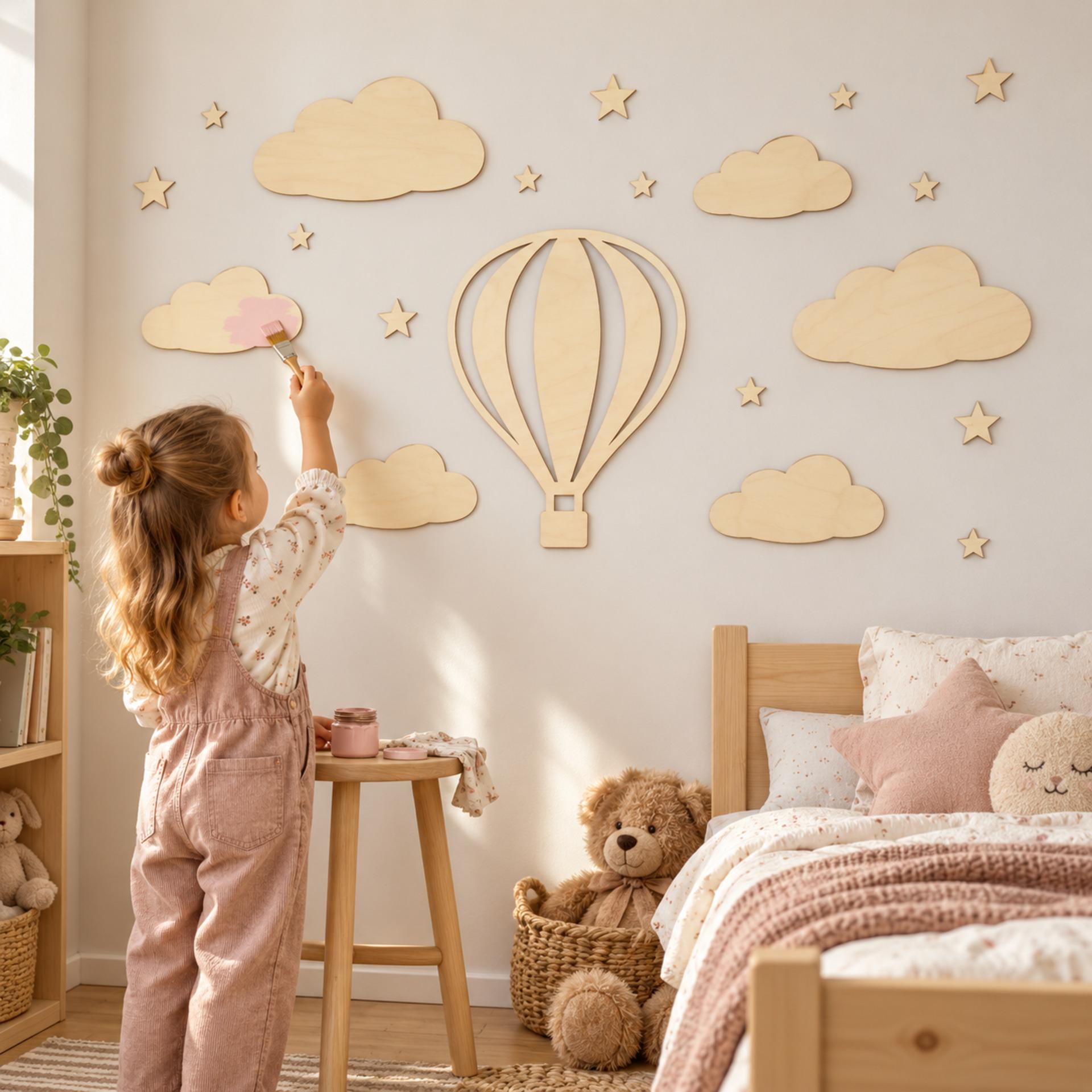 Dekoracja ścienna do pokoju dziecięcego - balon na ogrzane powietrze z chmurami i gwiazdami - drewno