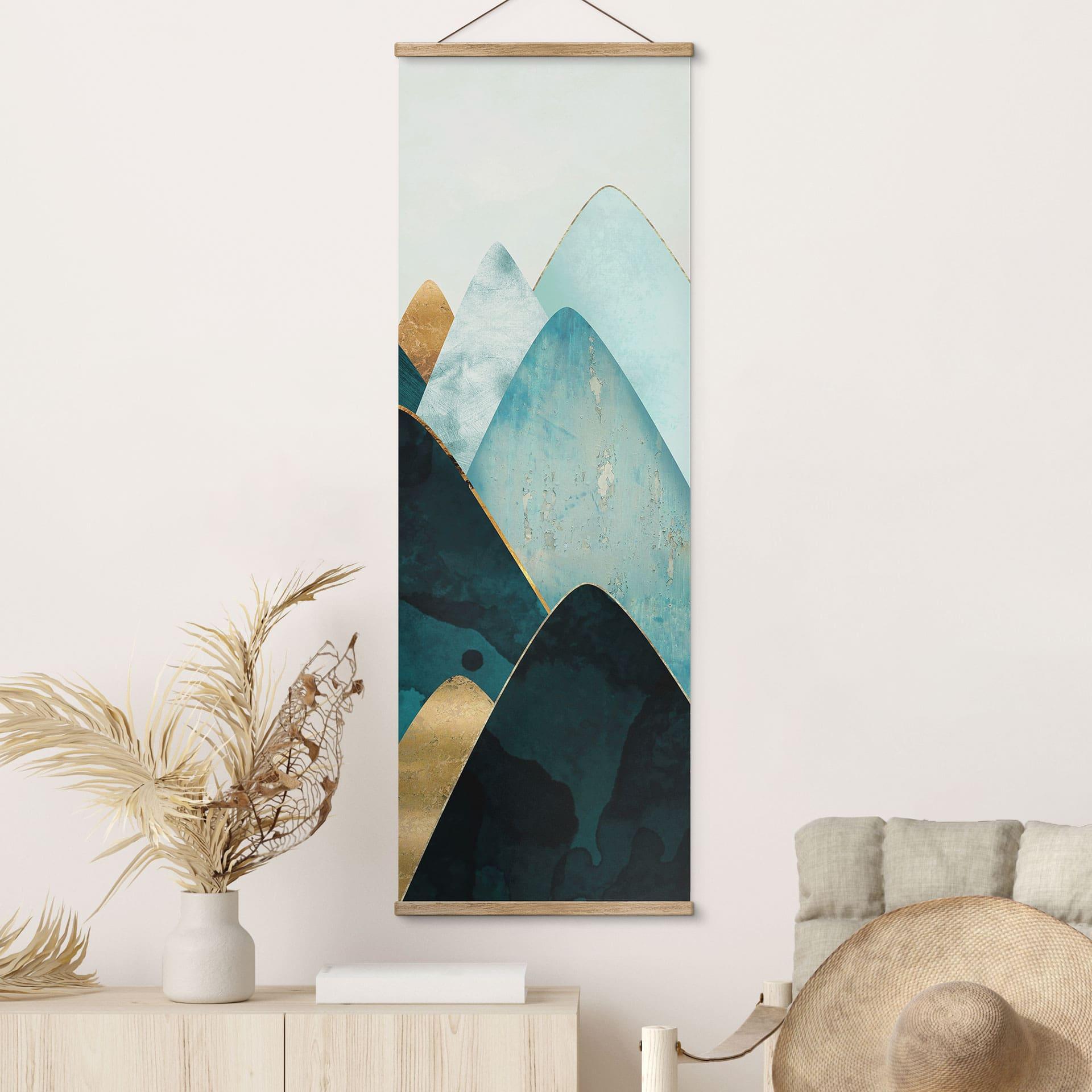 Tekstil plakat Abstrakte bjerge i guld og blå - SpaceFrog Designs