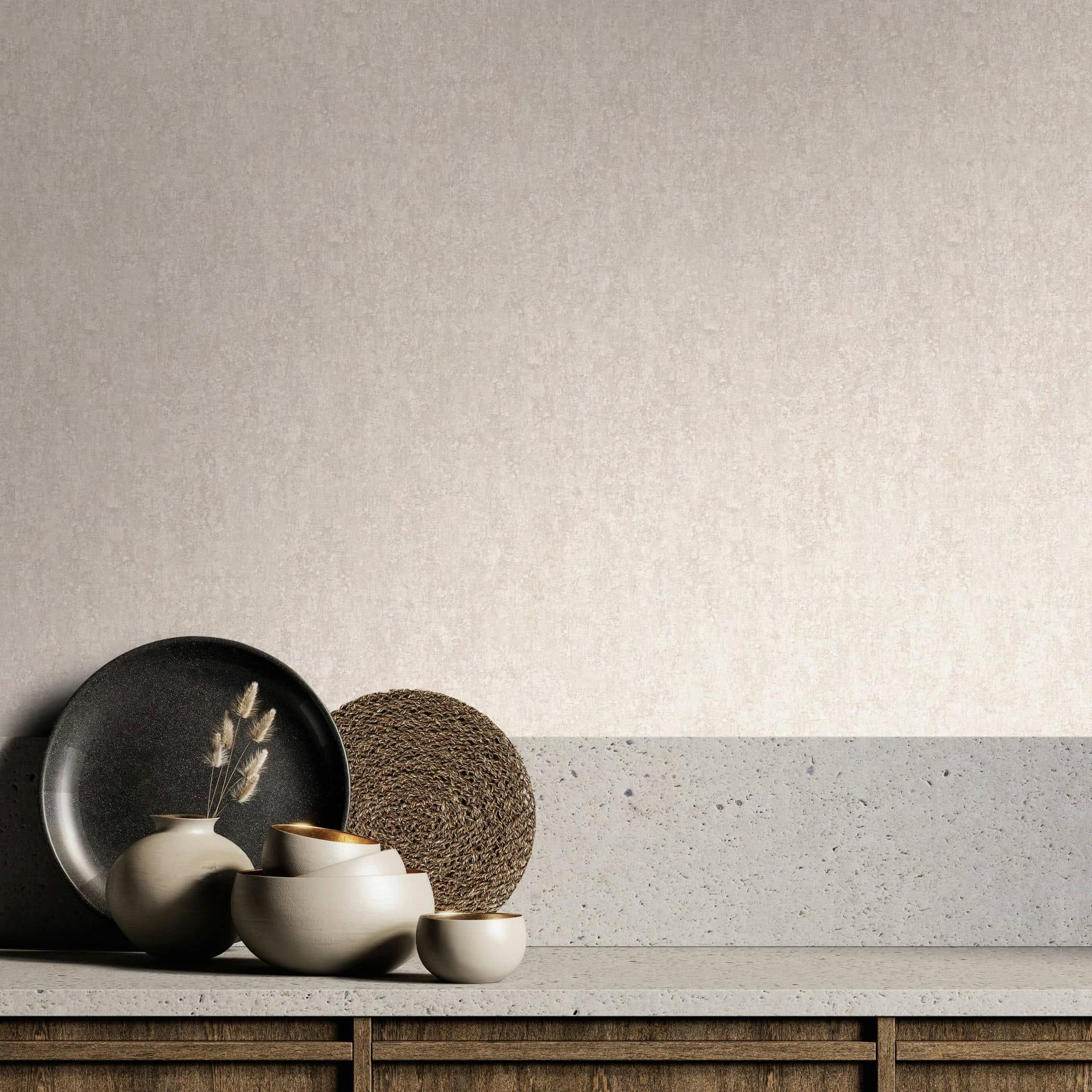 Non-woven tapet med mat, let struktureret beige, gråt betonlook