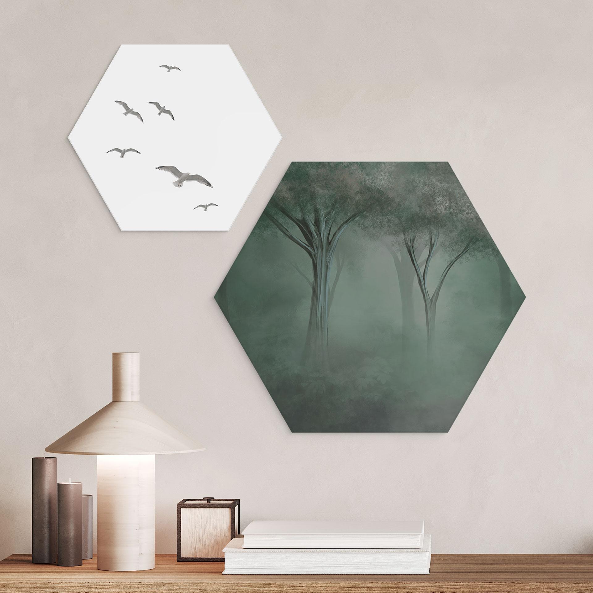 Hexagon Wandbild Waldmagie im Morgennebel Grün - Ms Tiff - Alu-Dibond