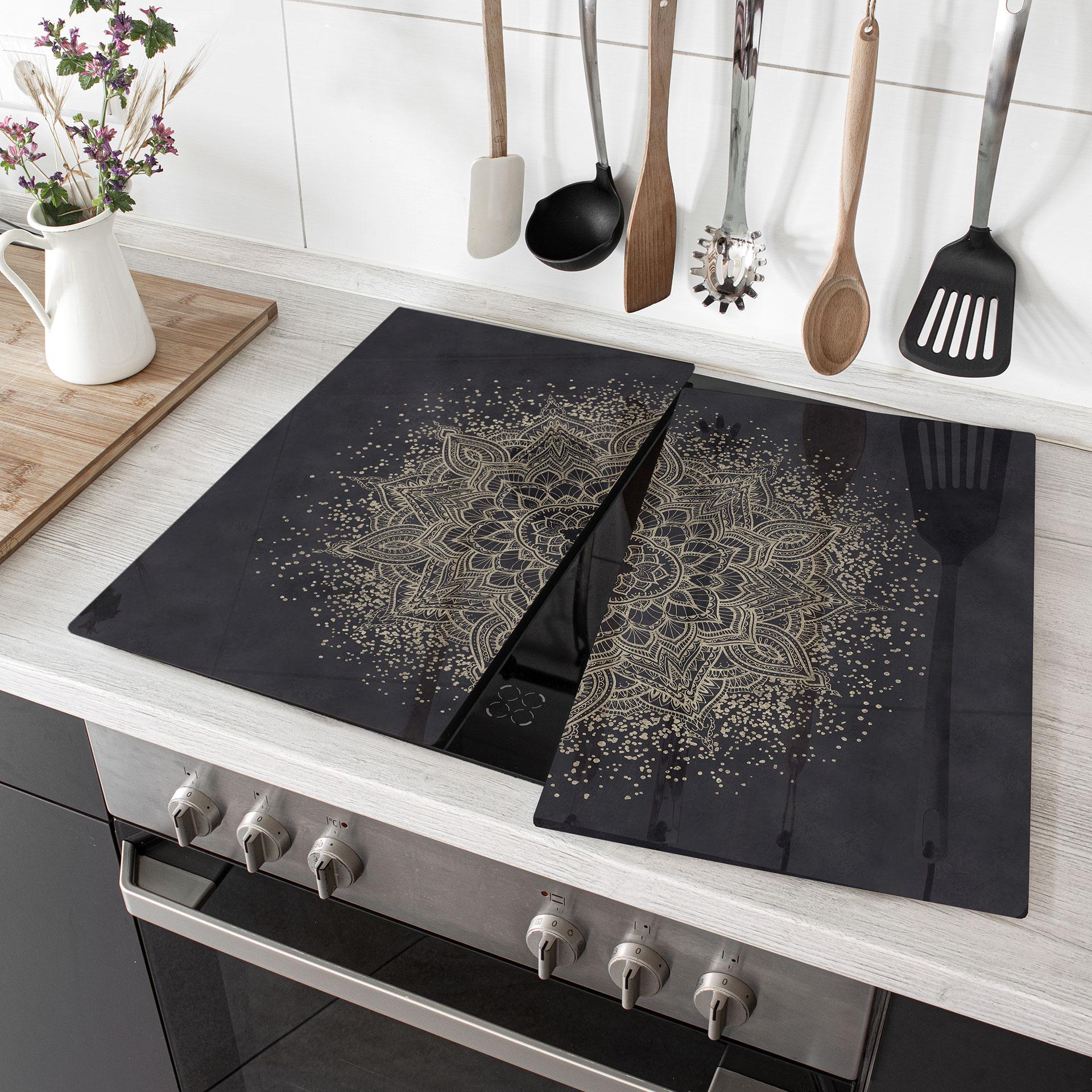Kogeplade Elegant mandala i sort og guld - Bloomery Decor