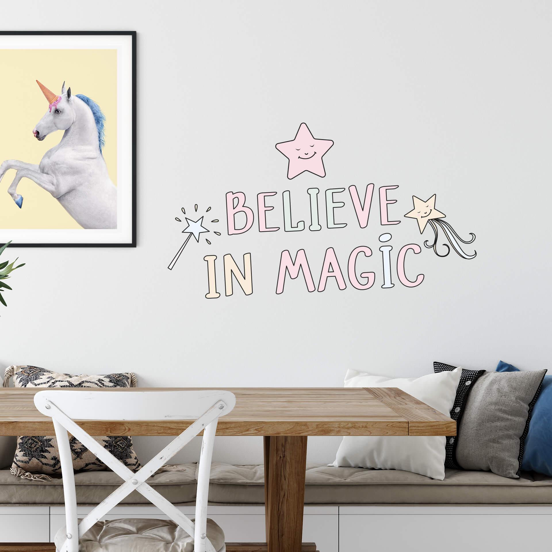 Wandtattoo Kvilis - Schriftzug Believe in Magic