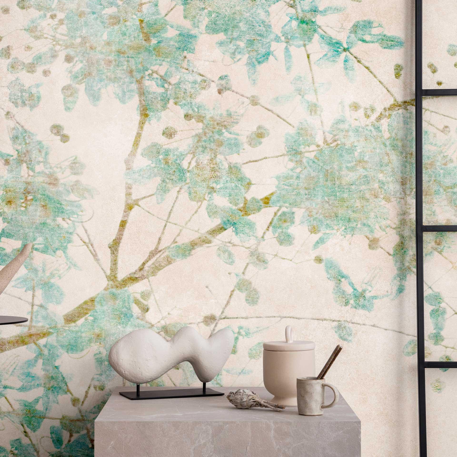 Akvarel med blomstergrene tapetmaleri i pastelblå - ikke-vævet tapet med et delikat look